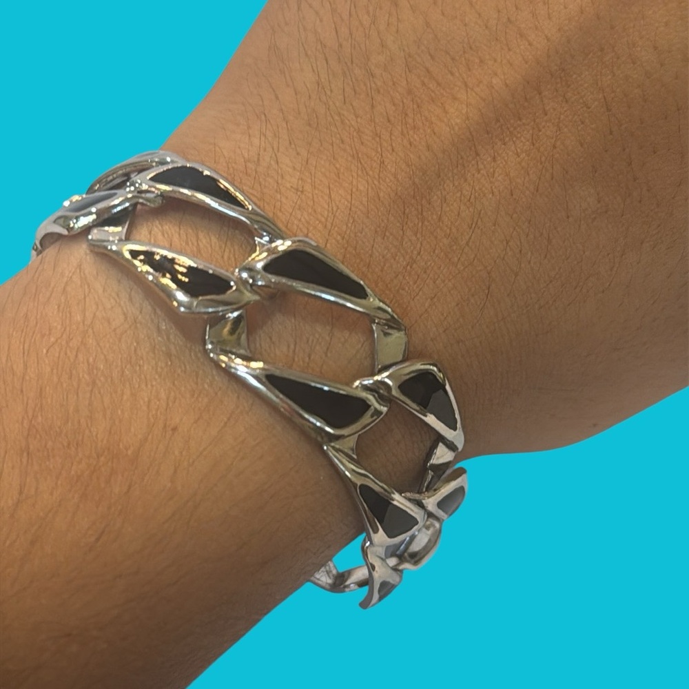 Silver‎ Tone Link Bracelet